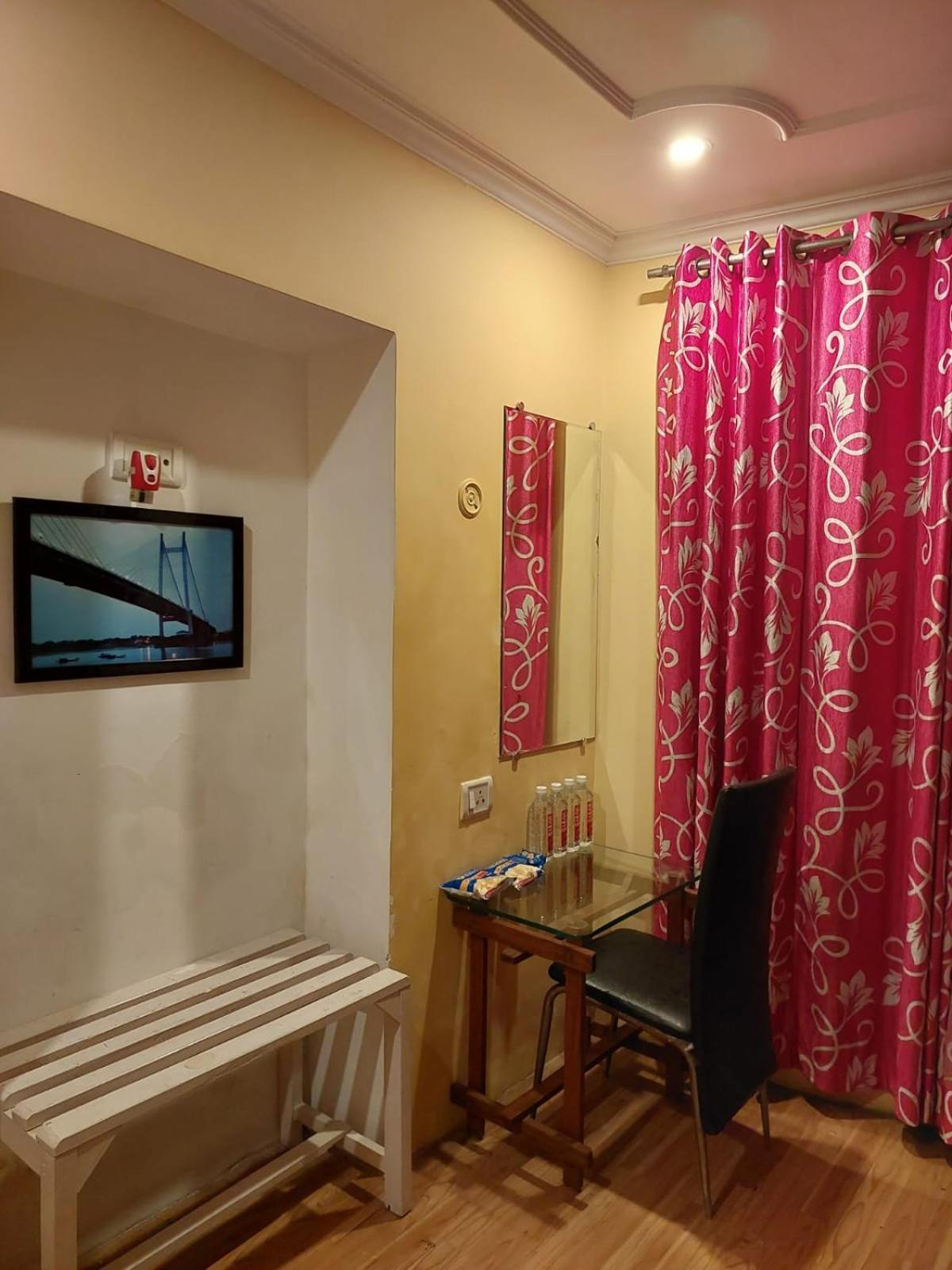 Tara Guest House Varanasi Exterior photo