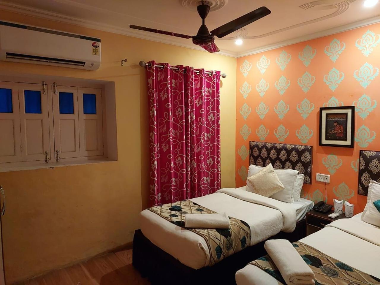 Tara Guest House Varanasi Exterior photo